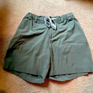 Mens Chubbies shorts, size medium